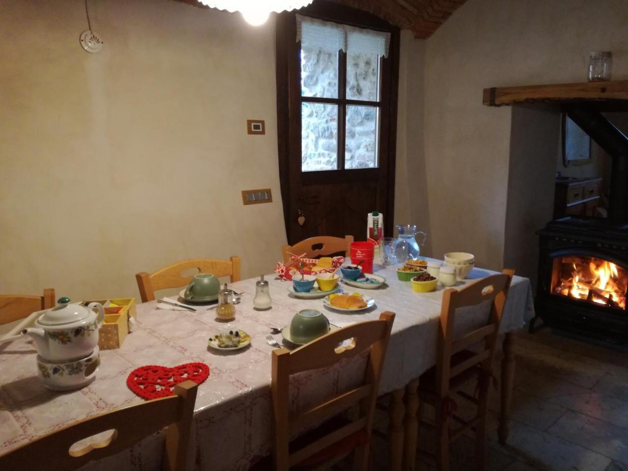 Agriturismo Il Posto Delle Fragole Сан Джовани Бианко Екстериор снимка